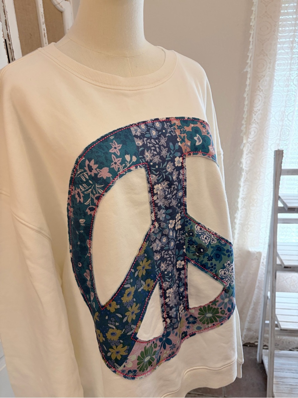 Natural Life NWT Floral Patchwork Peace Sign Oversized Sweatshirt S/M - Picture 7 of 8